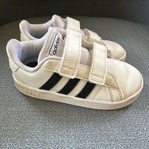 Adidas Toddler Size 8k Sneakers
